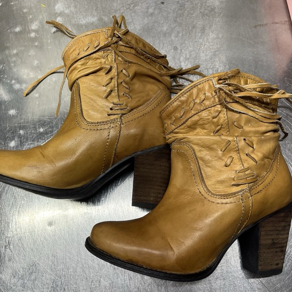naughty monkey Shoes - Naughty‎ Monkey Leather Women's Noe Fringe Tan Heeled Booties Size 6